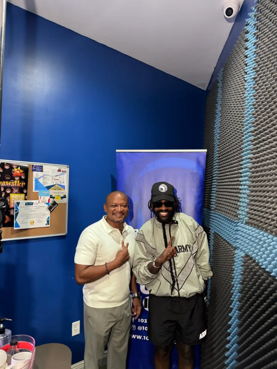 IN STUDIO - TARRUS RILEY — photo 2
